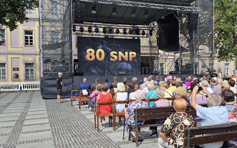 Pripomenuli sme si hrdinov SNP