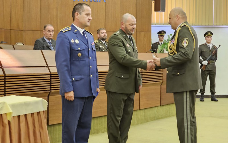 Slávnostný nástup k výročiu SNP a prijatiu Ústavy SR