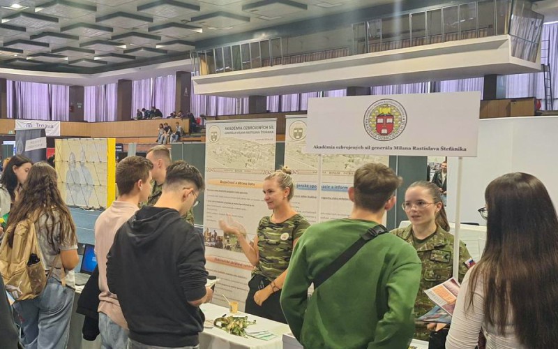 Študenti  úspešne propagujú AOS na výstavách a veľtrhoch vysokoškolského vzdelávania