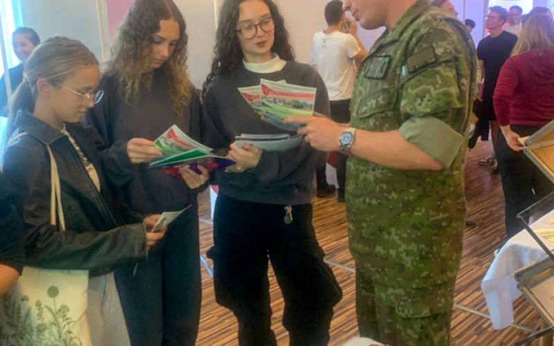 Študenti  úspešne propagujú AOS na výstavách a veľtrhoch vysokoškolského vzdelávania