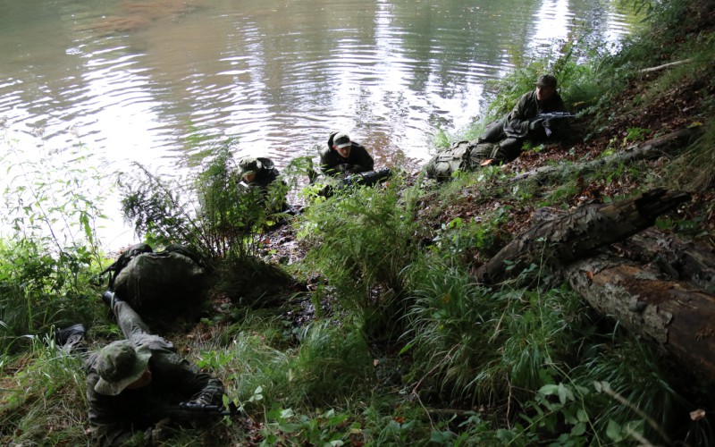 SIAHLI NA DNO SVOJICH SÍL: VEĽKÝ ÚSPECH KADETOV NA SÚŤAŽI PRIESKUMNÝCH TÍMOV