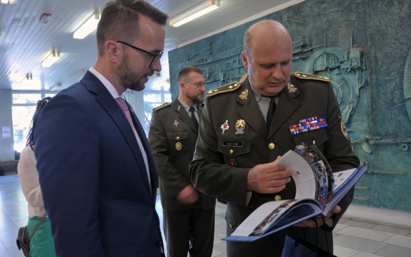 Štátny tajomník MO SR na pôde AOS