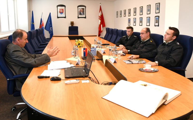 Delegácia z gréckej vojenskej akadémie navštívila AOS