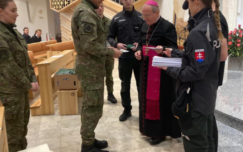 Stretnutie mladých s vojenským ordinárom Františkom Rábekom