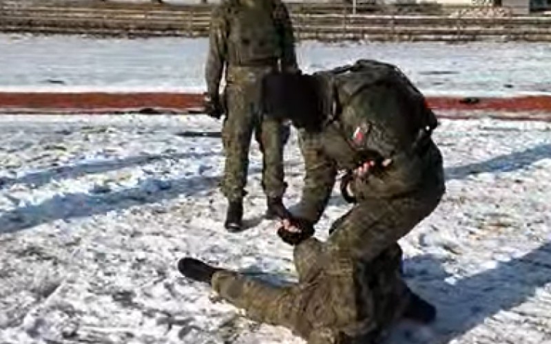 BOJ ZBLÍZKA NA AKADÉMII