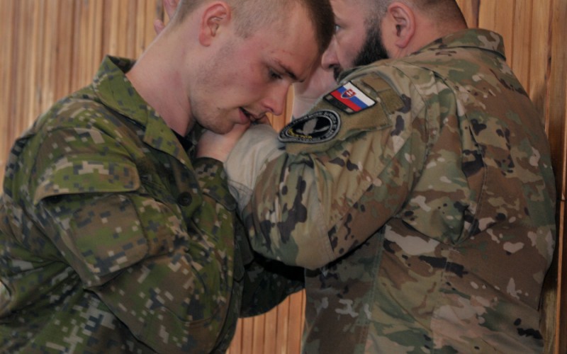 BOJ ZBLÍZKA NA AKADÉMII