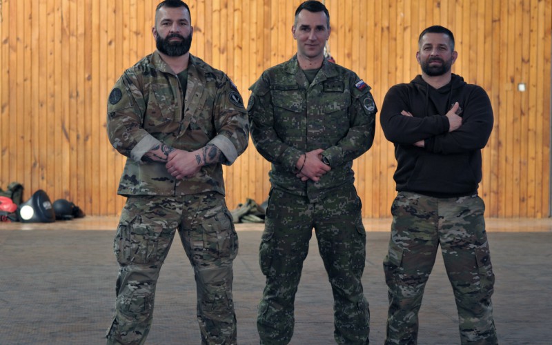 BOJ ZBLÍZKA NA AKADÉMII