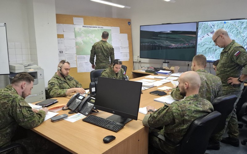 Cvičenie 54. raketometného oddielu v Simulačnom centre AOS