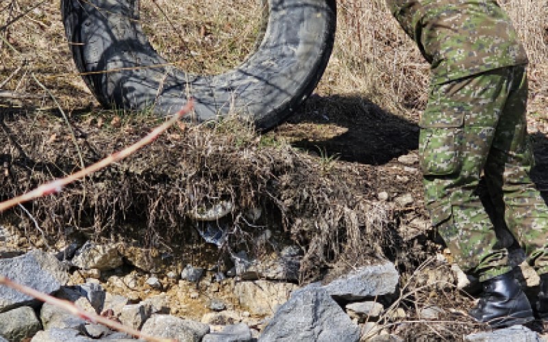 Kadeti akadémie sa zapojili do Envirodňa na Liptove – Čistenie brehov Liptovskej Mary