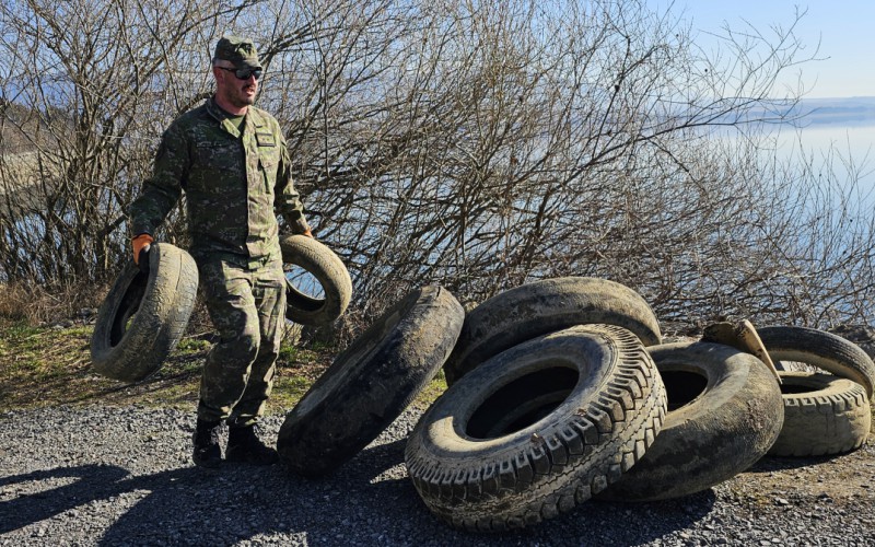 Kadeti akadémie sa zapojili do Envirodňa na Liptove – Čistenie brehov Liptovskej Mary