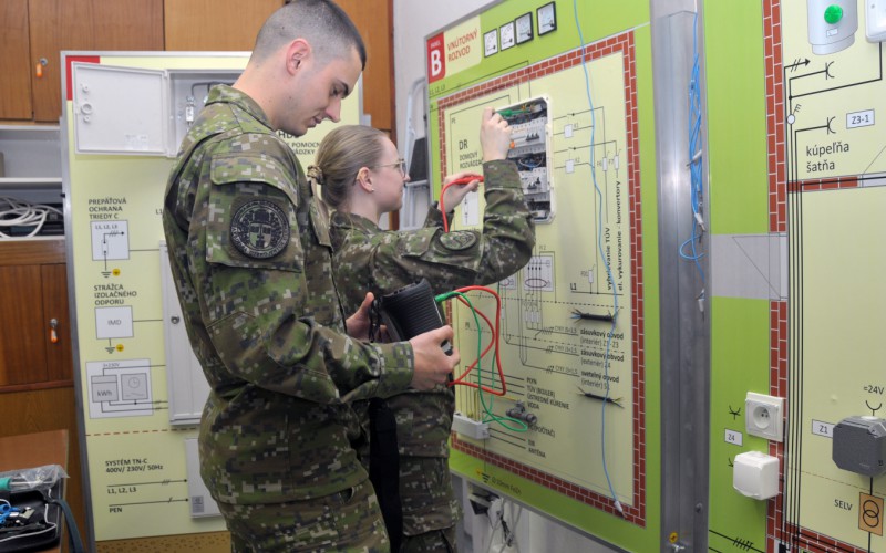 Nový merací prístroj pre Školiace pracovisko elektrotechnikov