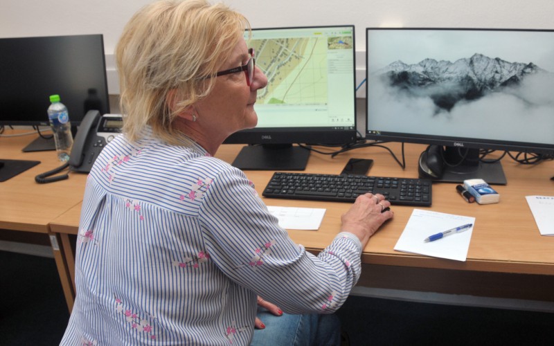 Študenti APZ si v Simulačnom centre AOS vyskúšali riadenie krízovej situácie