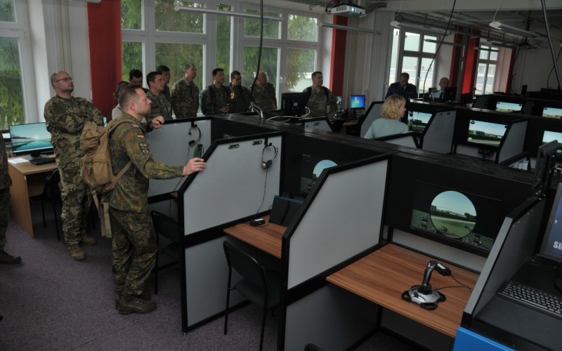 Vojenskí diplomati navštívili Akadémiu ozbrojených síl