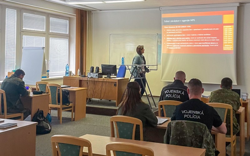 Pilotný kurz komunikačných a prezentačných zručností s dôrazom na prevenciu domáceho násilia pre príslušníkov Vojenskej polície