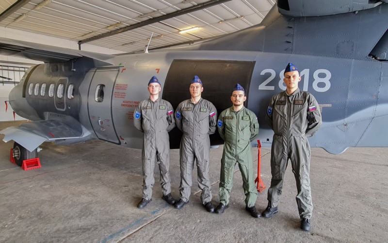 Noví piloti posilnili 46. krídlo Kuchyňa