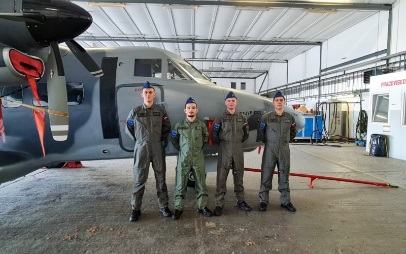Noví piloti posilnili 46. krídlo Kuchyňa