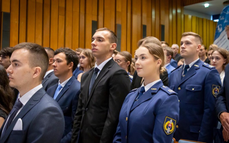 Jedenásti kadeti si prevzali bakalárske diplomy na Leteckej fakulte TUKE