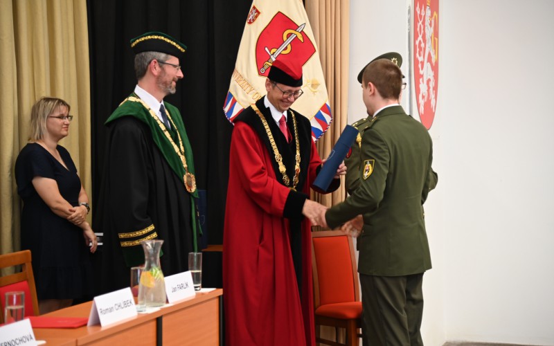 Promócie kadetov AOS na Vojenskej lekárskej fakulte Univerzity obrany