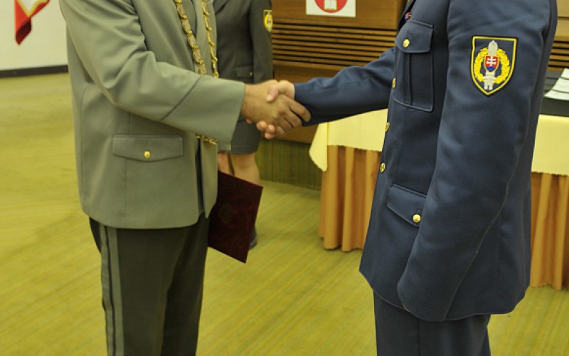 Slávnostné odovzdávanie bakalárskych diplomov na AOS