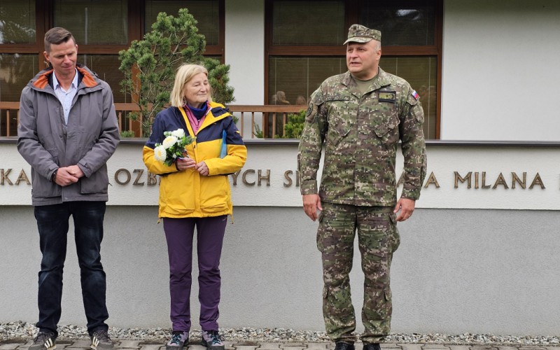 Prvý ročník pochodu na počesť M. R. Štefánika spojil dve pamätné miesta