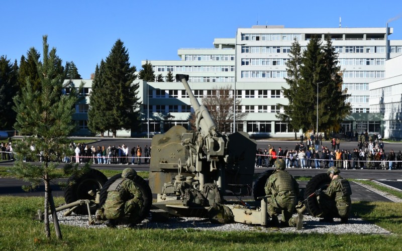 Deň otvorených dverí prilákal rekordný počet záujemcov