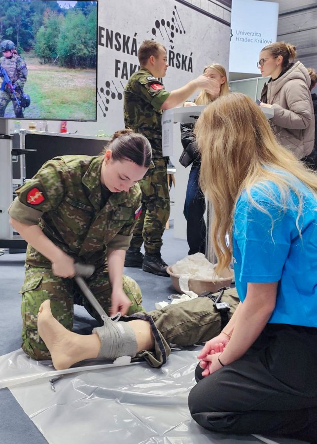 Medzinárodný Gaudeamus s účasťou študentiek Vojenskej lekárskej fakulty
