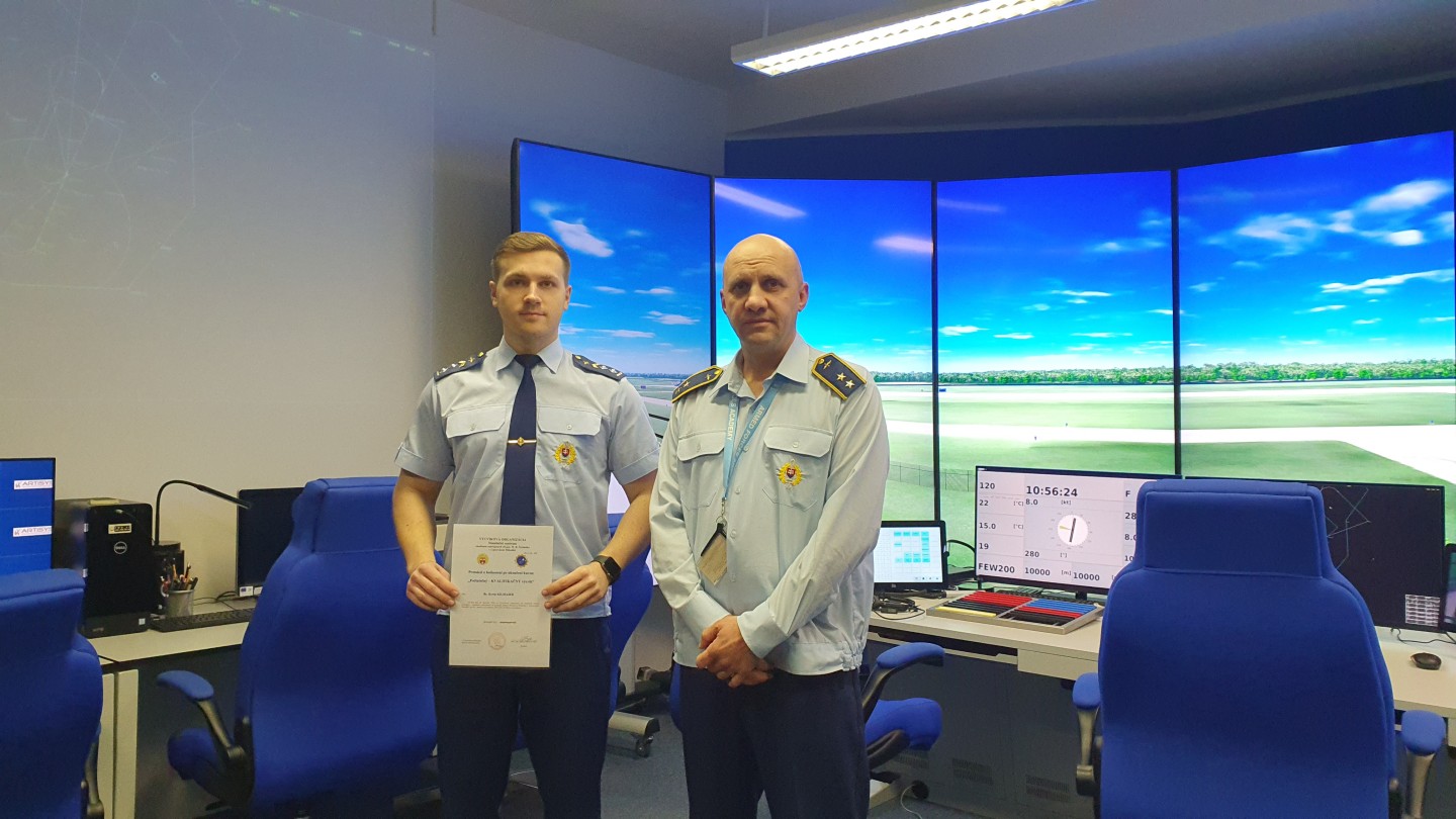 Kvalifikačný výcvik študenta AOS na simulačnom centre AOS