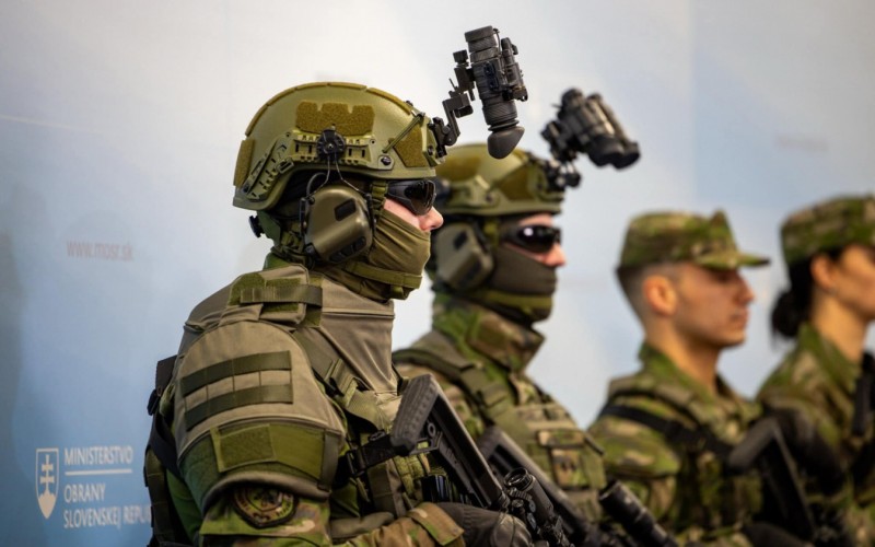 Nové poľné uniformy pre profesionálov vznikali v spolupráci s AOS