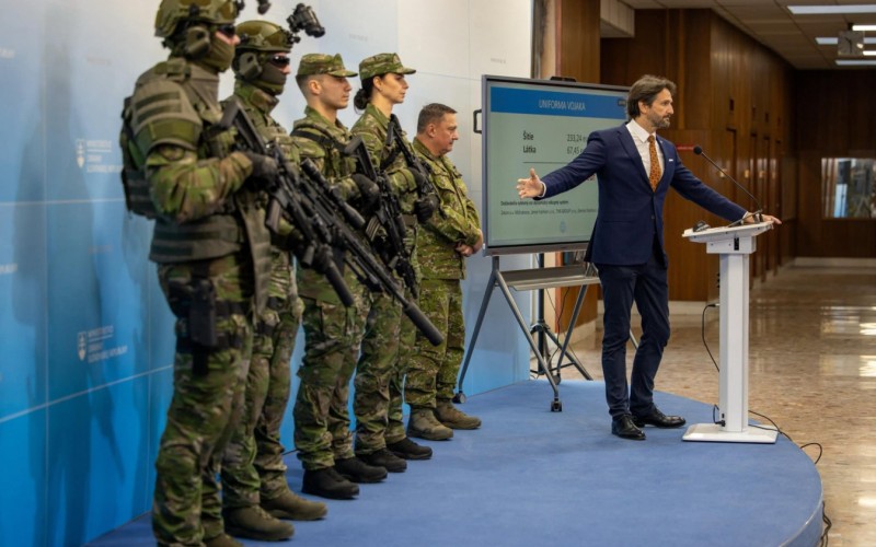 Nové poľné uniformy pre profesionálov vznikali v spolupráci s AOS