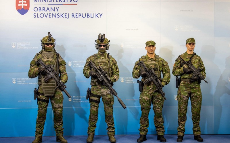 Nové poľné uniformy pre profesionálov vznikali v spolupráci s AOS