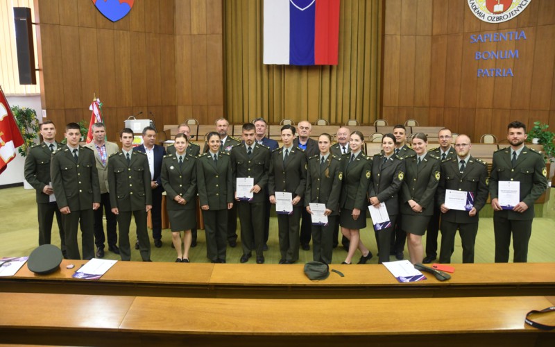 Prijímanie do stavu delostreleckého a vyprevadenie tovarišov