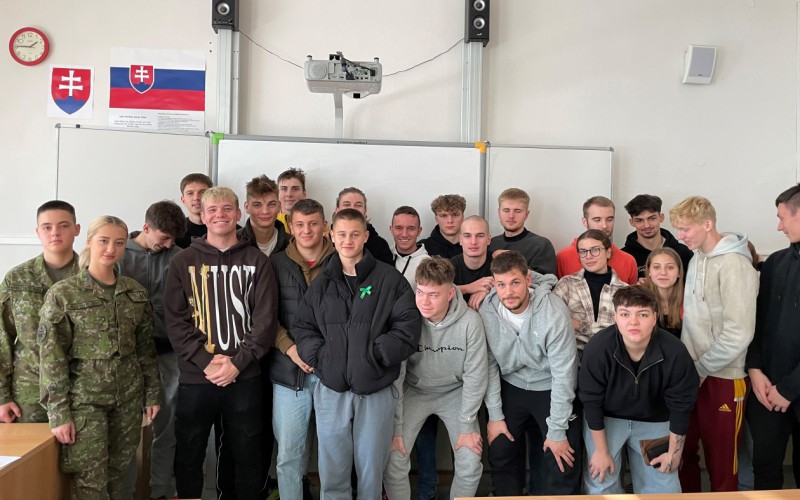 Akadémia bližšie k študentom