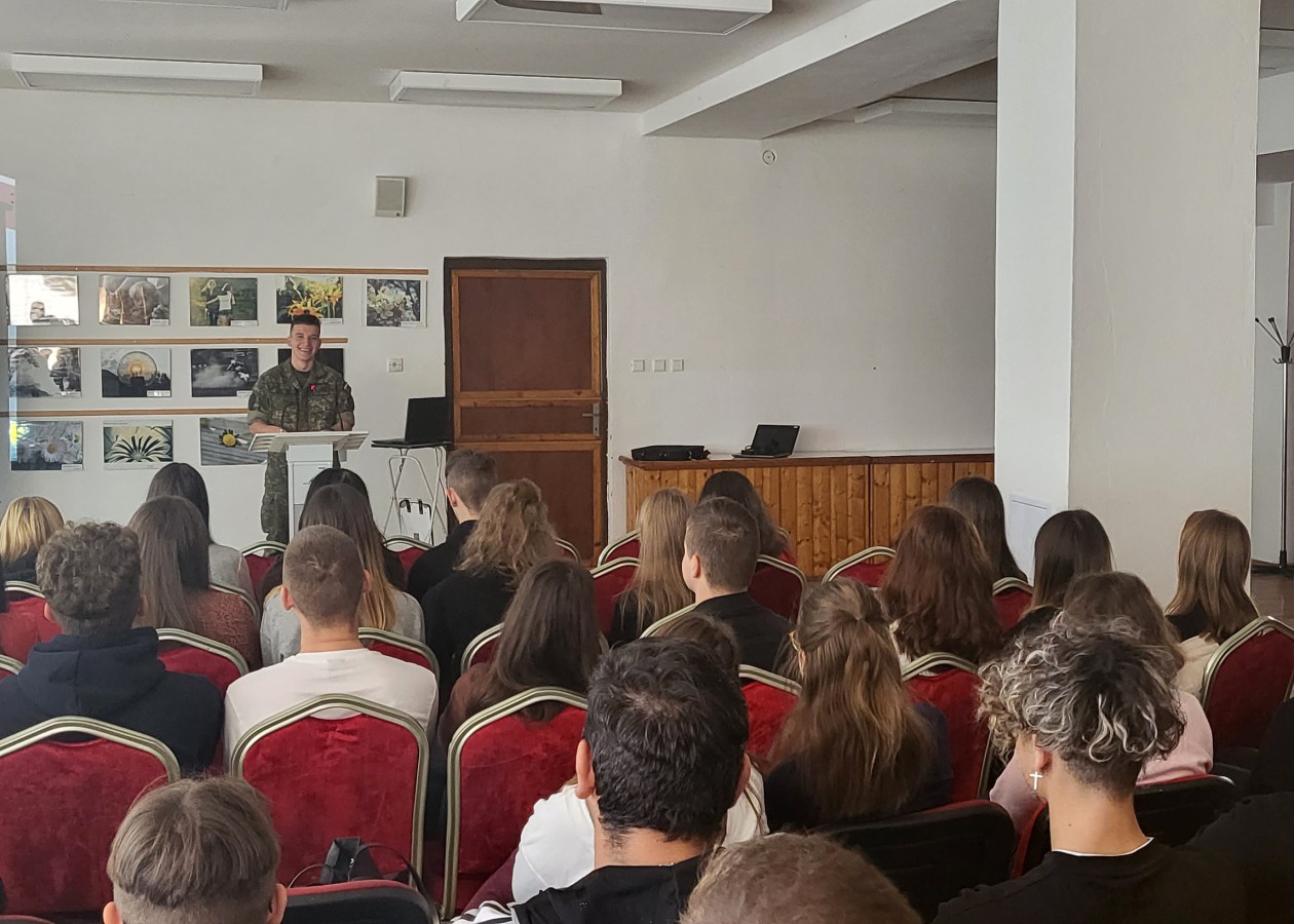 Akadémia bližšie k študentom