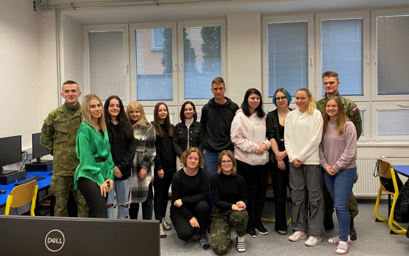 Akadémia bližšie k študentom