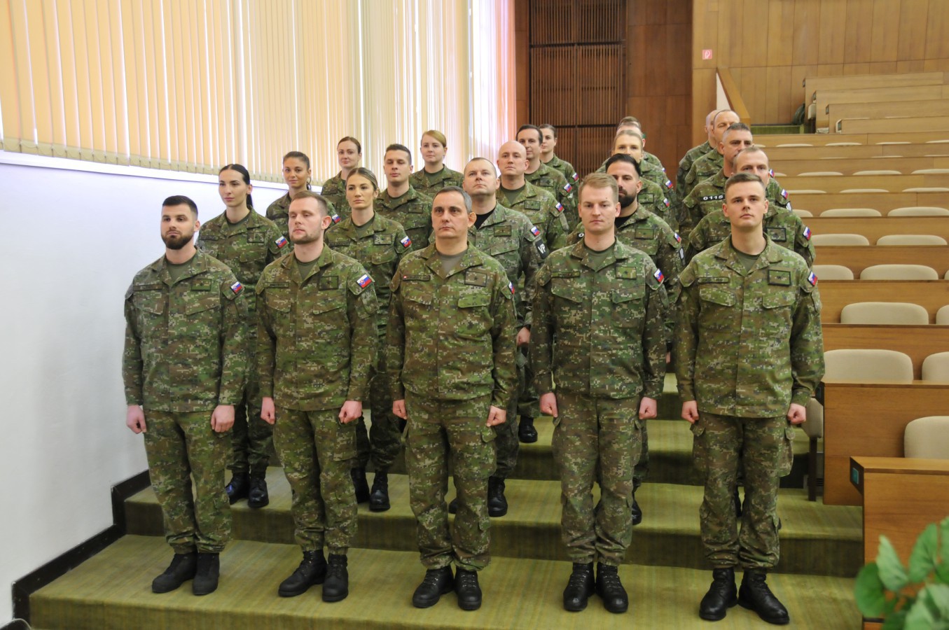 Dôstojnícky zbor OS SR posilní 23 nových absolventov