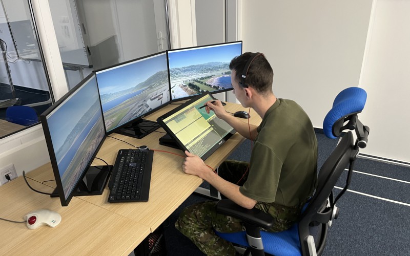 Základný teoretický výcvik riadiacich letovej prevádzky