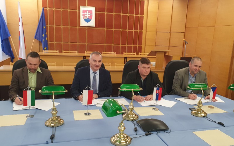 V4 negotiations in the field of arms control