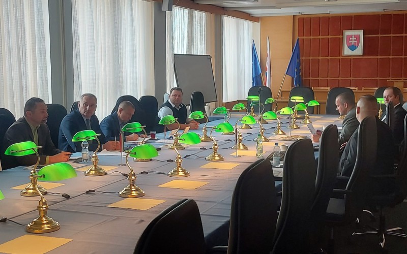 V4 negotiations in the field of arms control