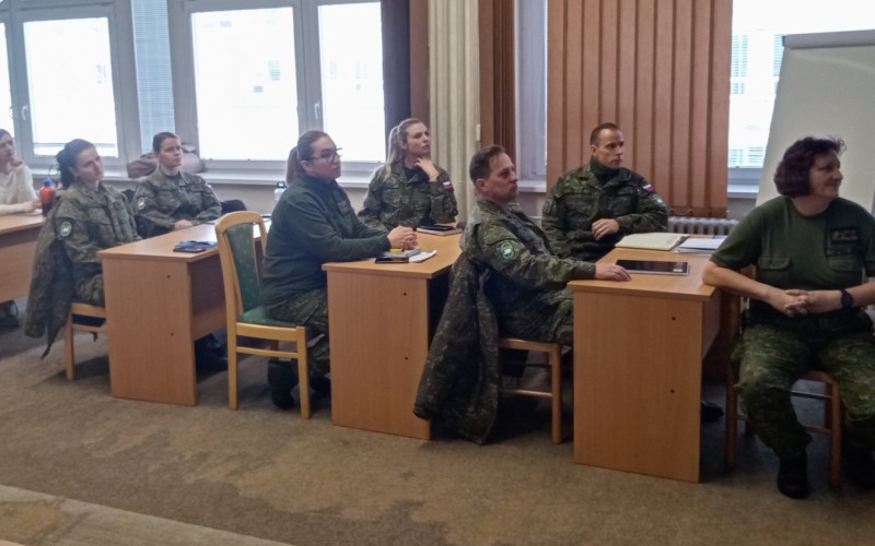 Návšteva zamestnancov sekcie ľudských zdrojov MO SR v AOS