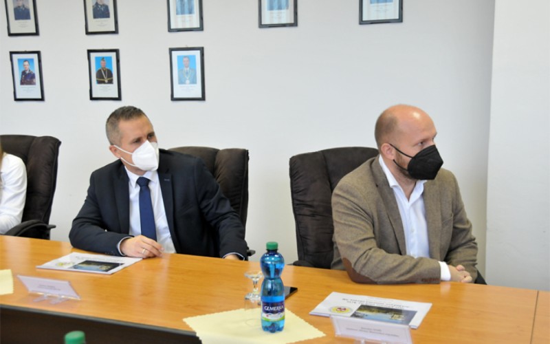 Minister obrany navštívil Akadémiu ozbrojených síl