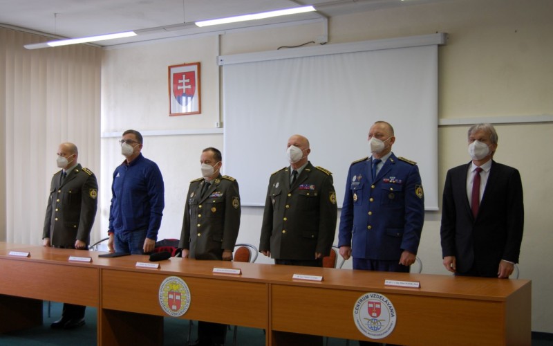 19. vyšší veliteľsko-štábny kurz bol úspešne ukončený