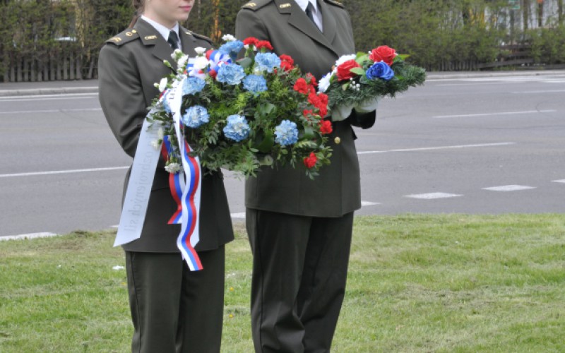 Pietna spomienka pri pamätníku M. R. Štefánika