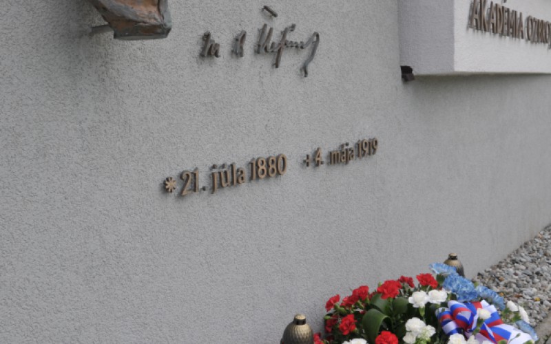 Pietna spomienka pri pamätníku M. R. Štefánika