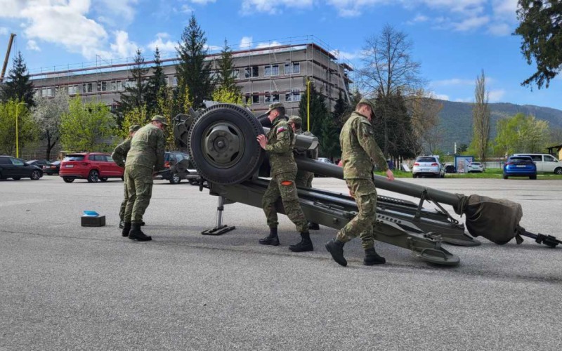 Odborná príprava delostreleckých učňov v praxi