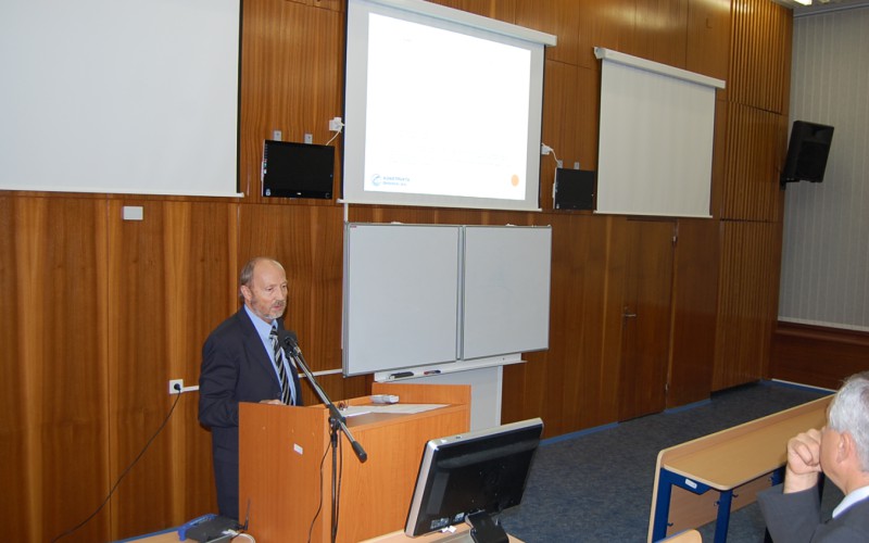 Konferencia "Výzbroj a technika pozemných síl 2012"