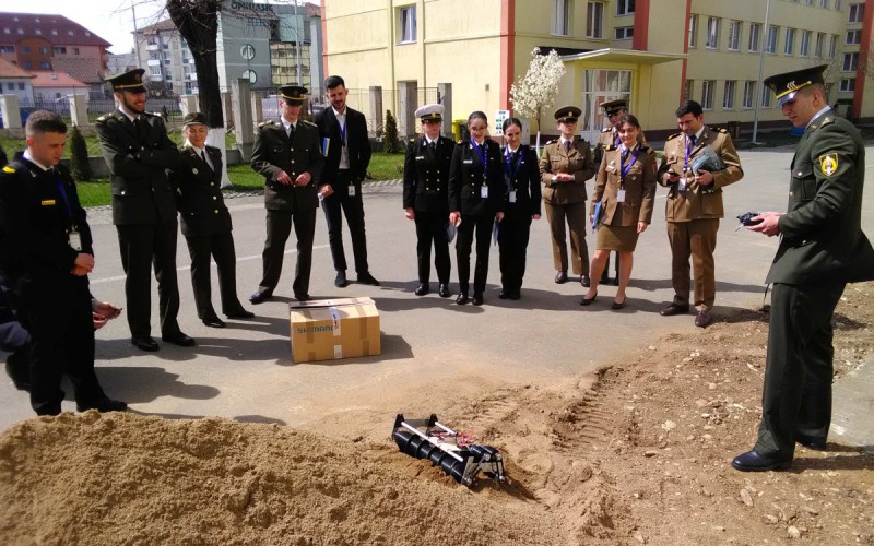 Študenti Akadémie ozbrojených síl excelovali na medzinárodnej vedeckej konferencii SECOSAFT 2022 v rumunskom Sibiu