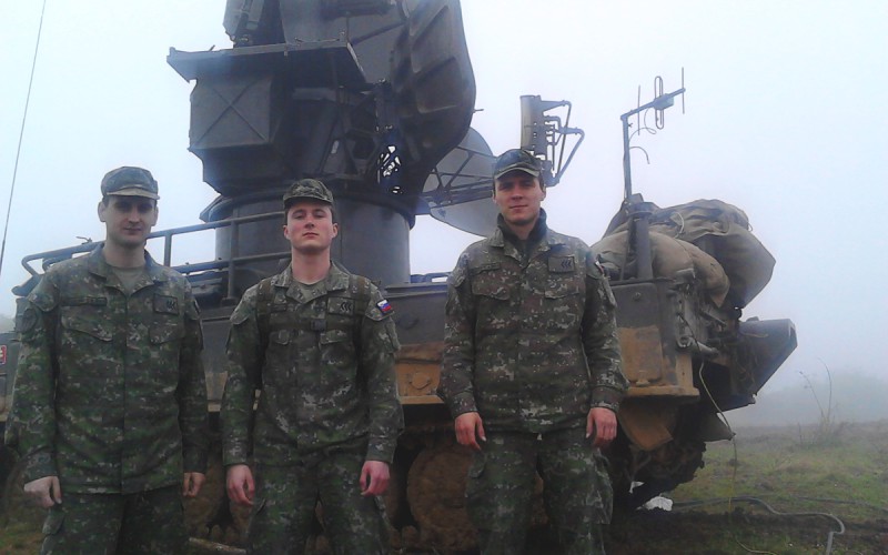 Výcvik študentov Katedry elektroniky u bojových útvarov