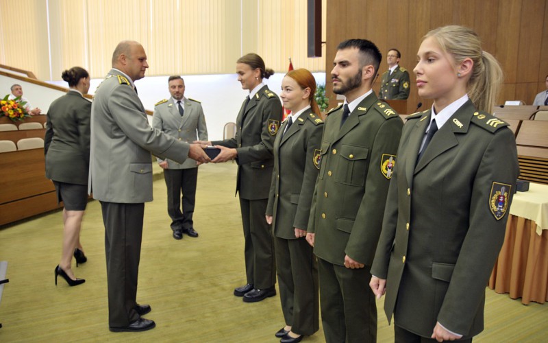 Slávnostné promócie bakalárskeho štúdia