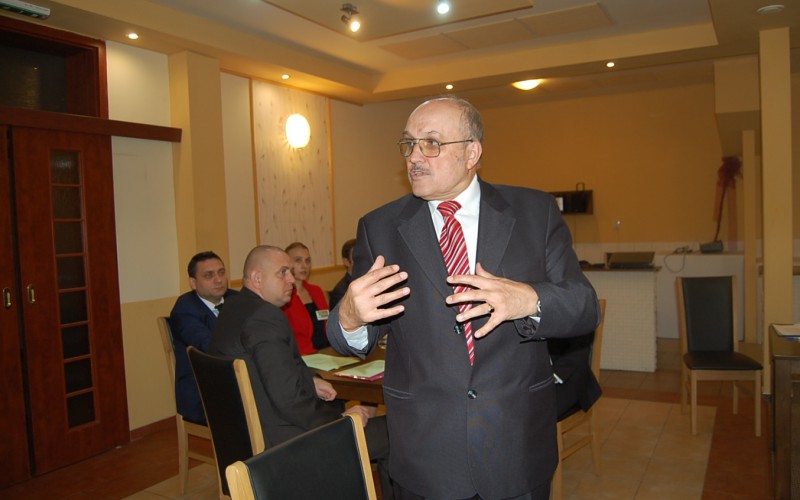 Aktuálne problémy prípravy príslušníkov ozbrojených síl, bezpečnostných a záchranných zborov z pohľadu sociálno-psychologických aspektov