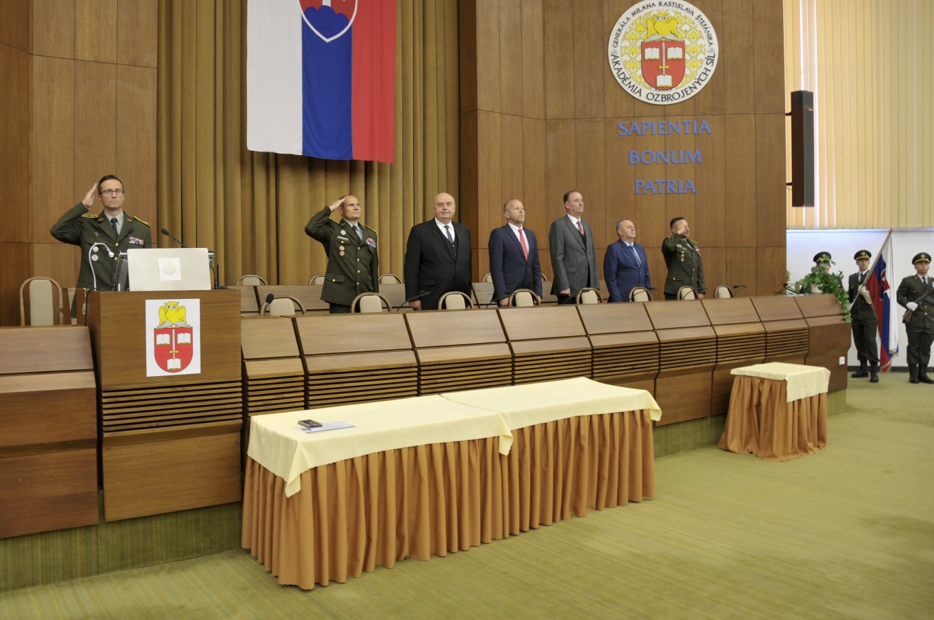 Slávnostný nástup  k výročiu SNP a prijatiu Ústavy SR